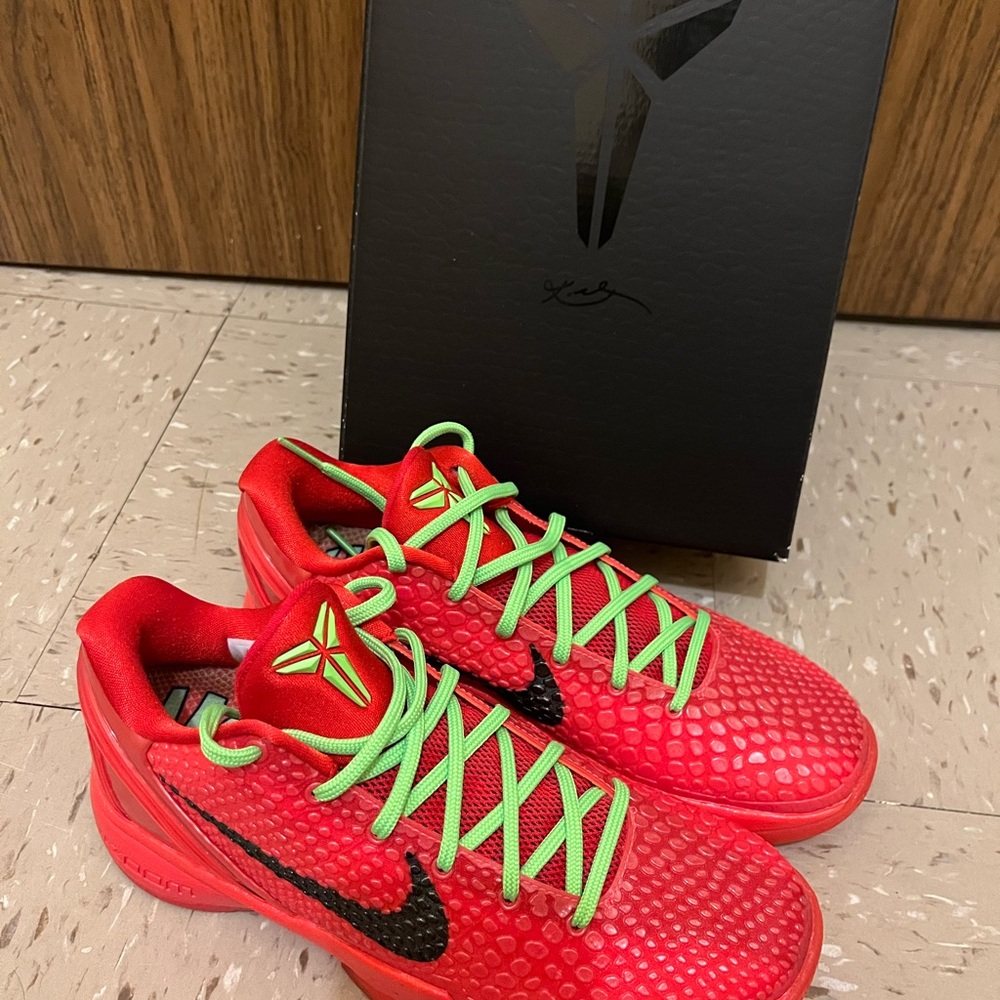 Nike Kobe Reverse Grinch